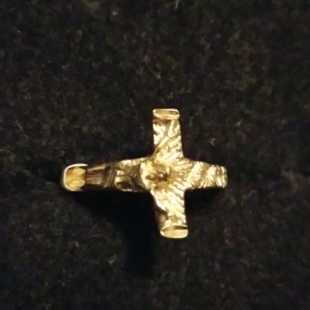 Crucifix Ring - Picture 2 of 6